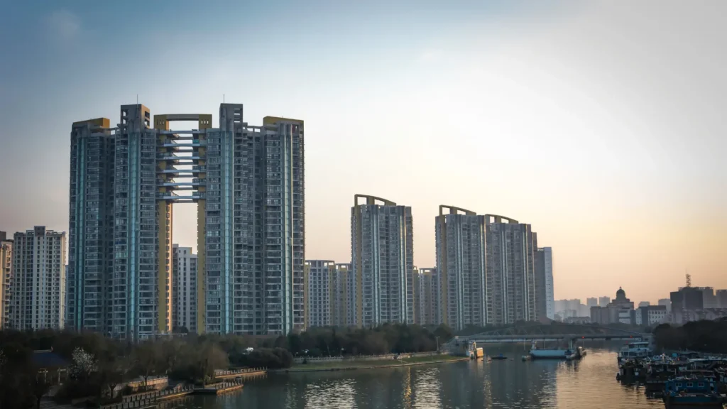 Residential vs Commercial Real Estate