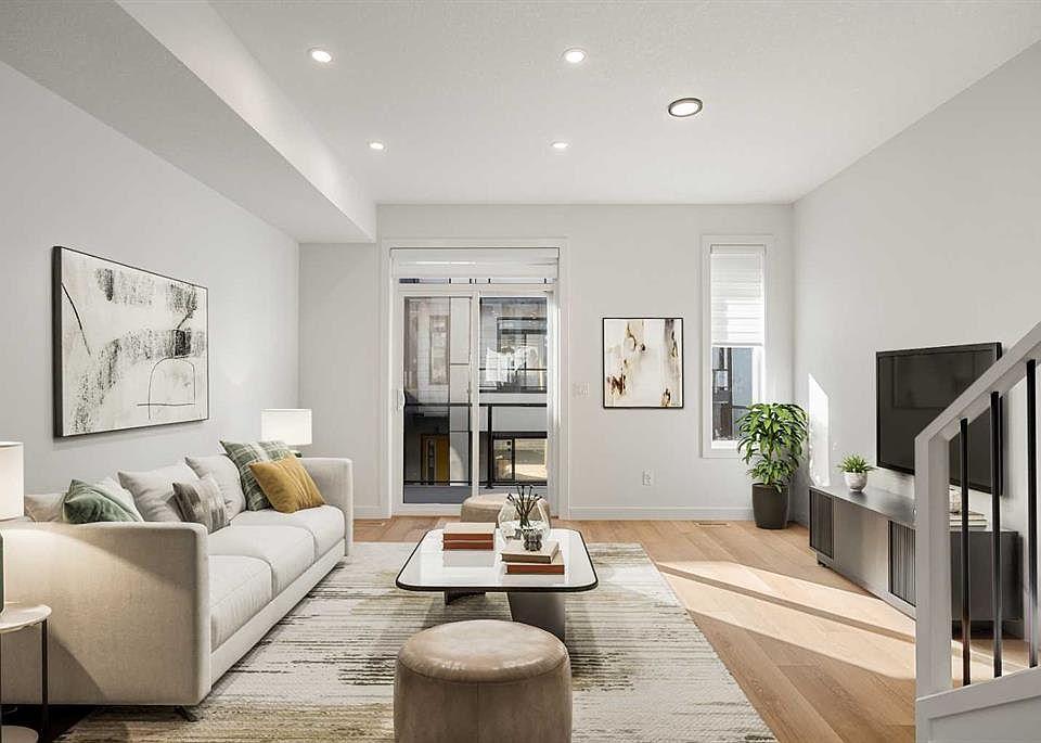 Modern Townhouse for Rent in Mahogany, Calgary